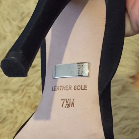 Badgley Mischka High heels black 7 1/2 - Picture 3 of 5